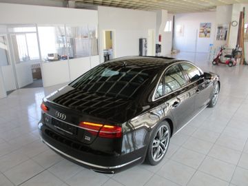 Audi A8 - 6