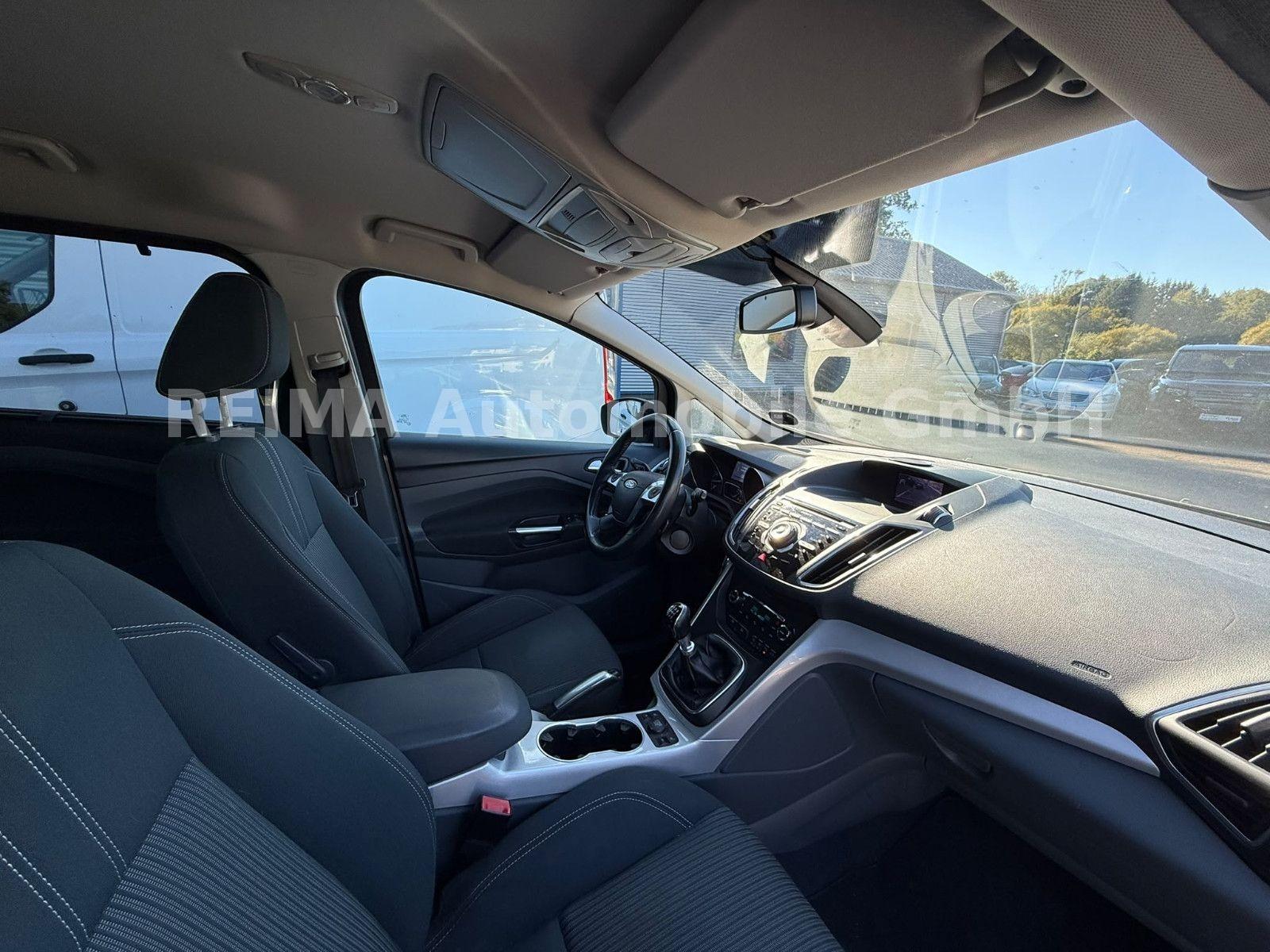 Ford Grand C-MAX 2011 — photo 14