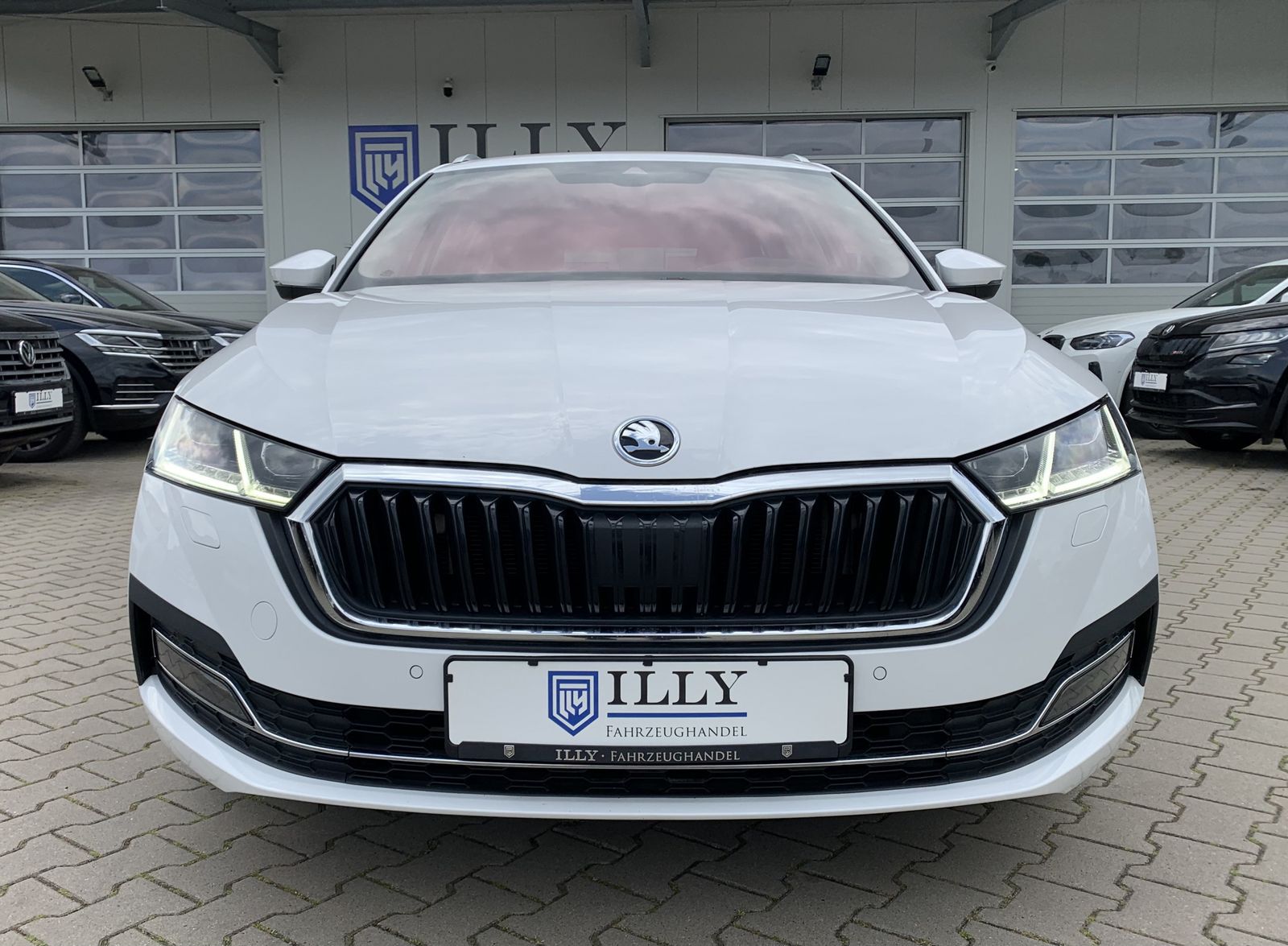 Fahrzeugabbildung SKODA Octavia 2.0 TDI*HeadUp*AHK*Matrix-Beam*Digital*