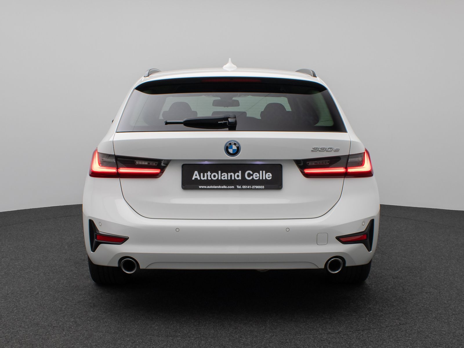 Fahrzeugabbildung BMW 330e DAB CockPitPr Lenkrhz PDC Stop&Go Alarm AHK