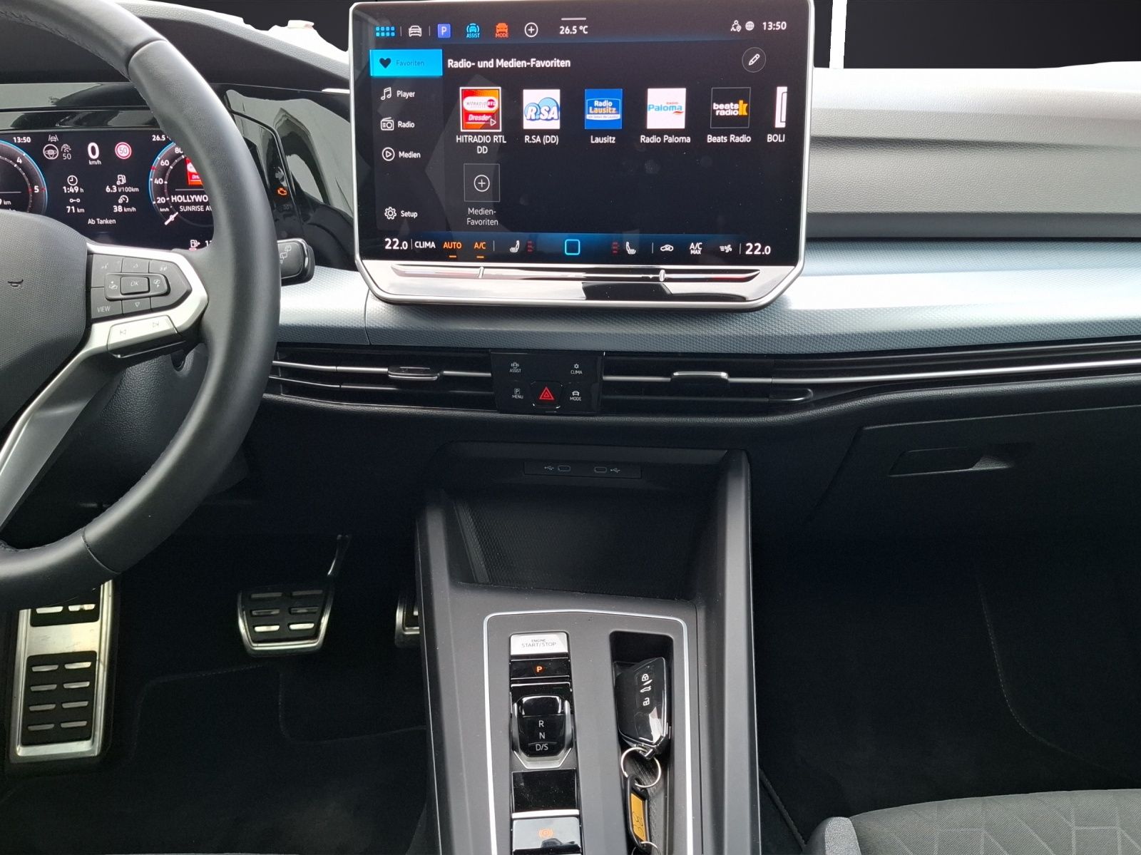 Fahrzeugabbildung Volkswagen Golf VIII Variant TDI Energy DSG LED AHK Navi AC