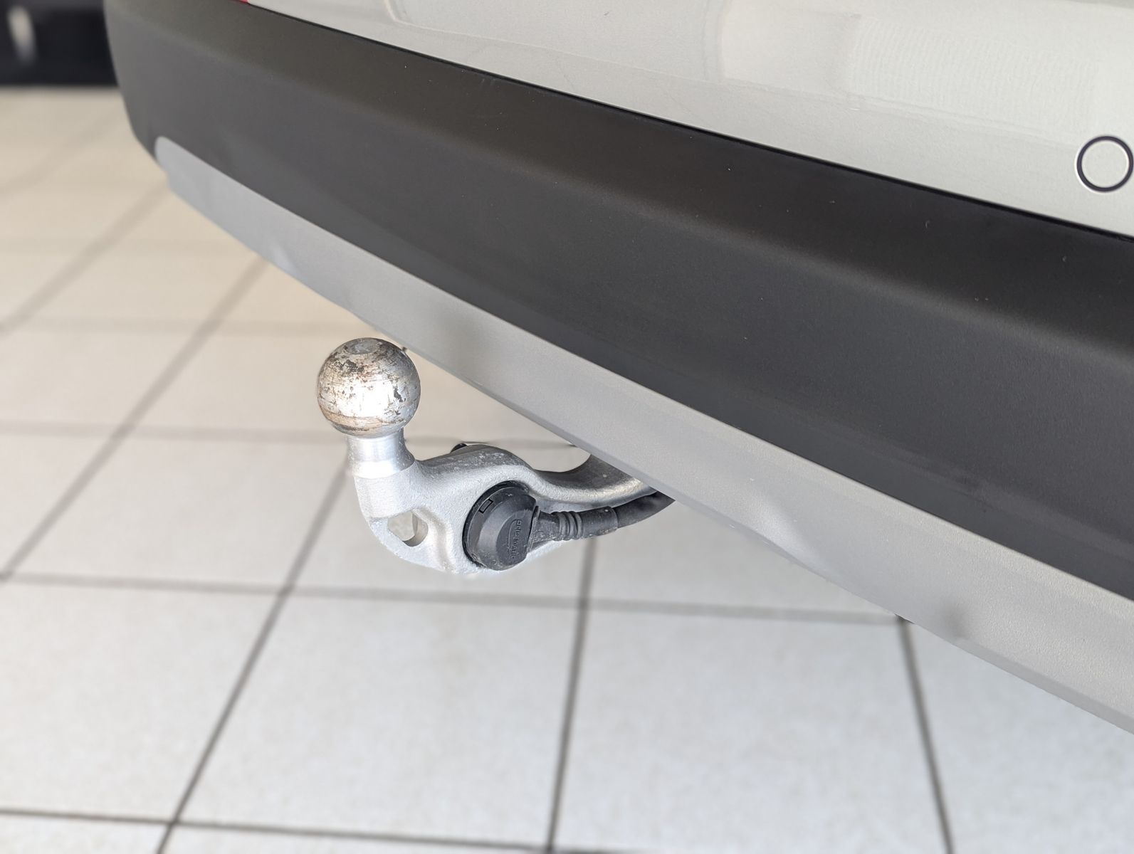BMW X1 20 i Pano Premium-Travel-Paket AHK - Image 11