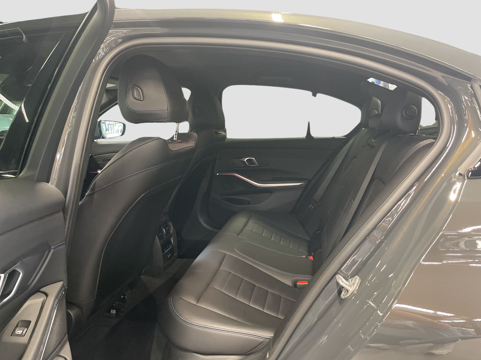 BMW 330 - Bild 13