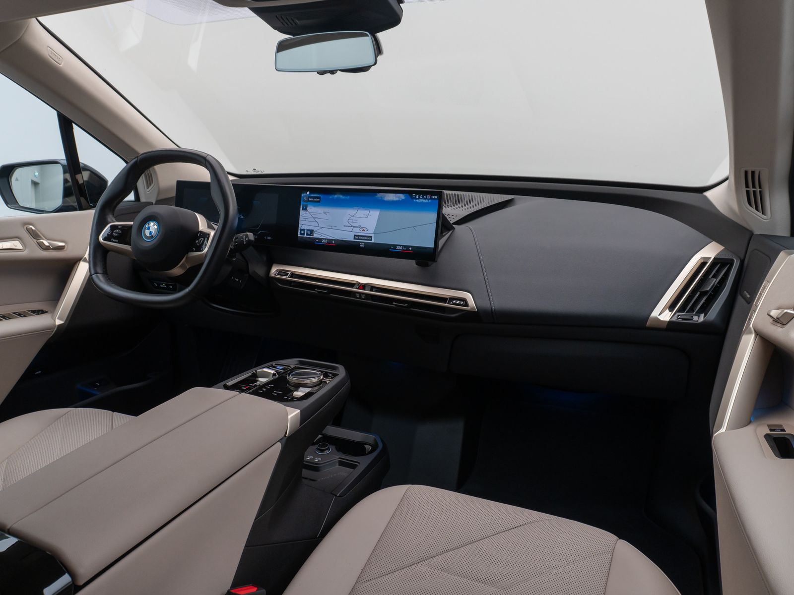 Fahrzeugabbildung BMW iX xD40 Laser 360° H/K DAB SoftCl ACC AHK 21Zoll