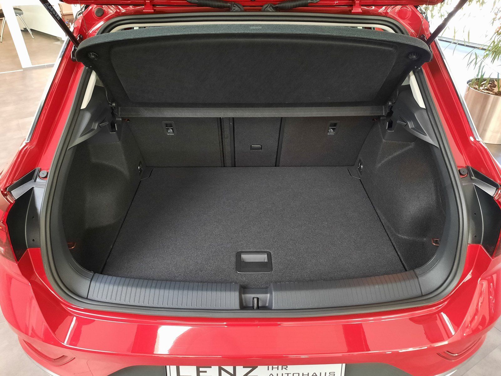 Fahrzeugabbildung Volkswagen T-Roc Style TSI *AHK*Navi*LED*PDC*Sitzhzg*ACC*