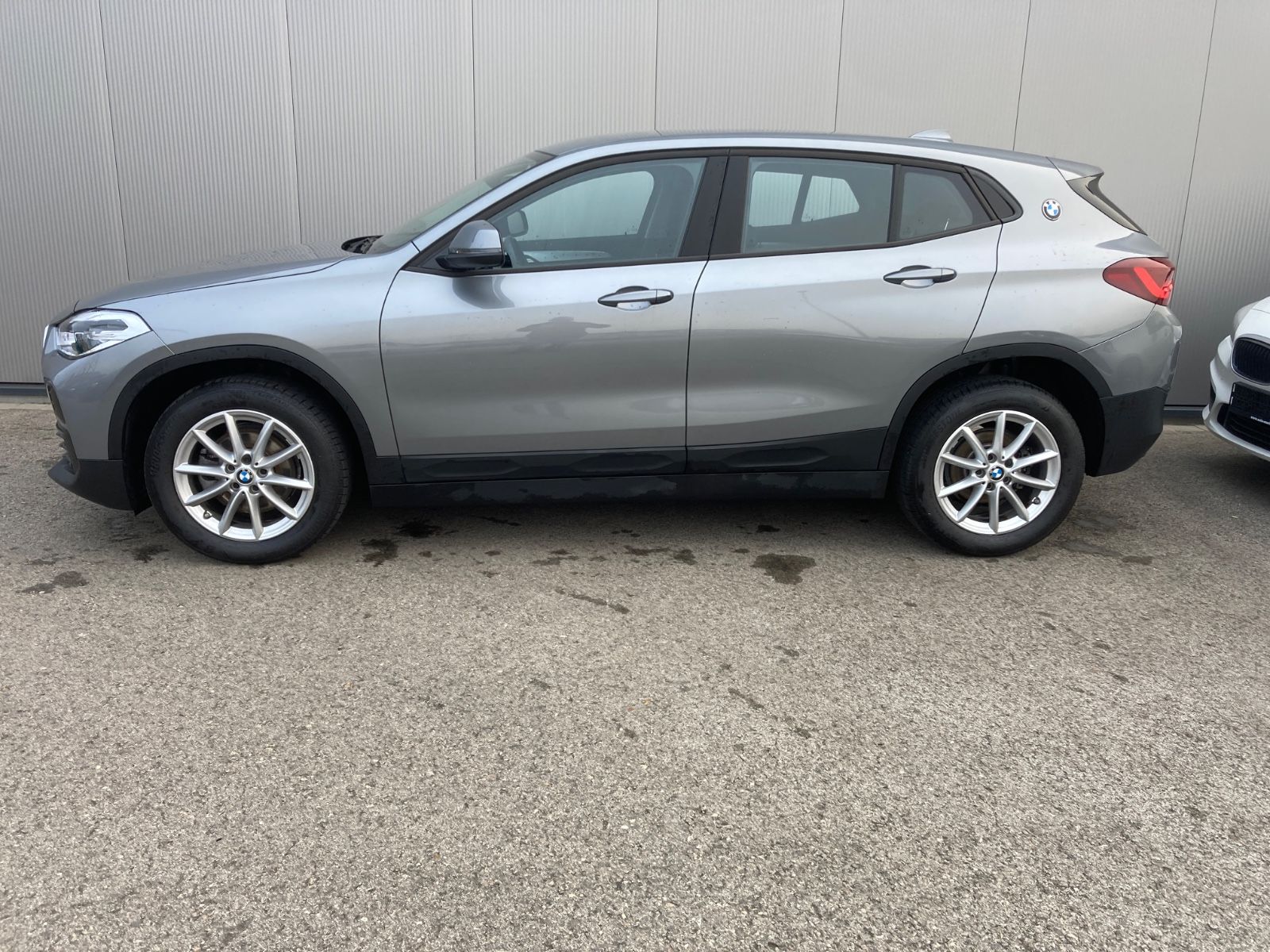 BMW X2 sDrive18i *DAB*Navi*PDC*LED