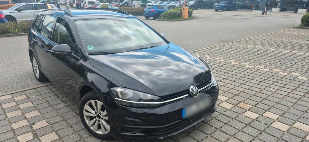 Image of Volkswagen Golf
