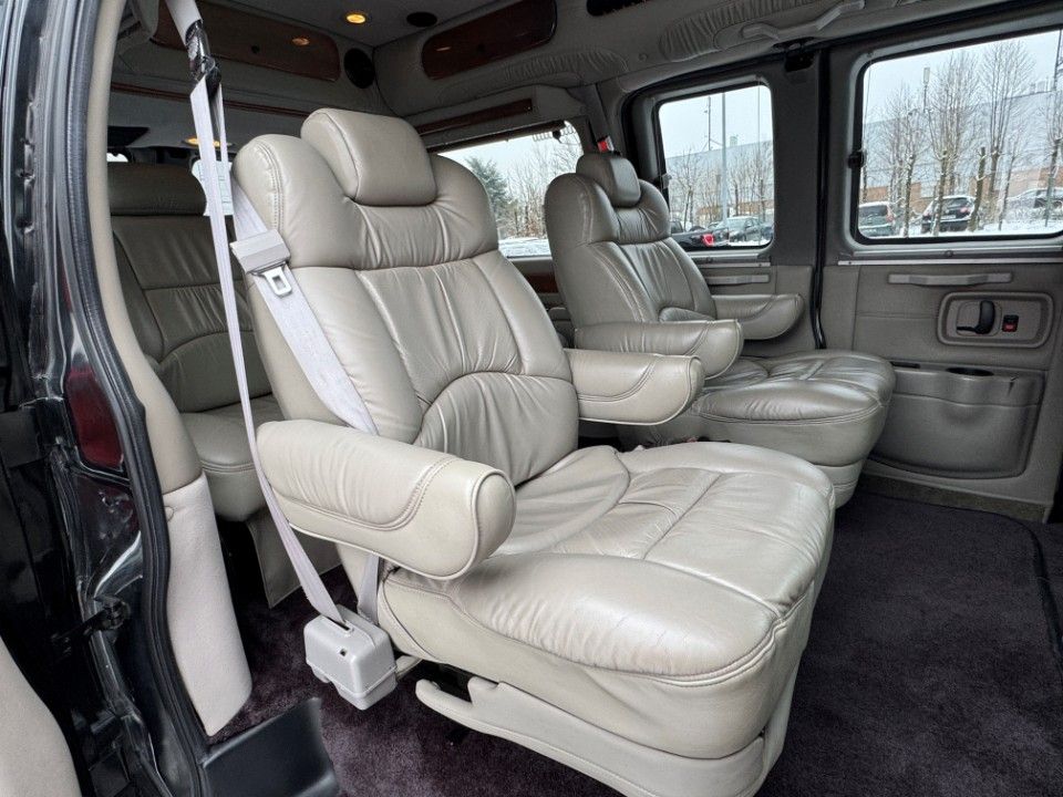 Fahrzeugabbildung Chevrolet Express Chevy Van Explorer Ltd. 70 Tkm 22"