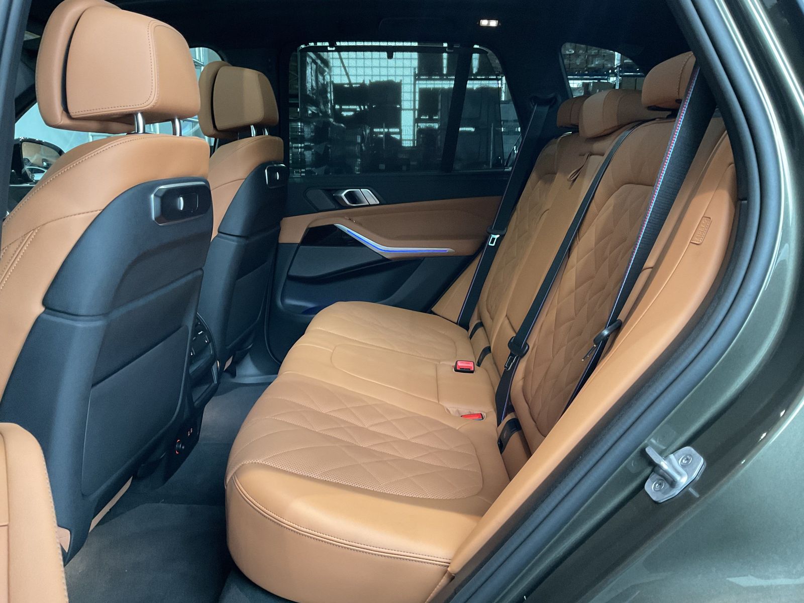 Fahrzeugabbildung BMW X5 xDrive40d M Sportpaket, Massagefunktion, Glas