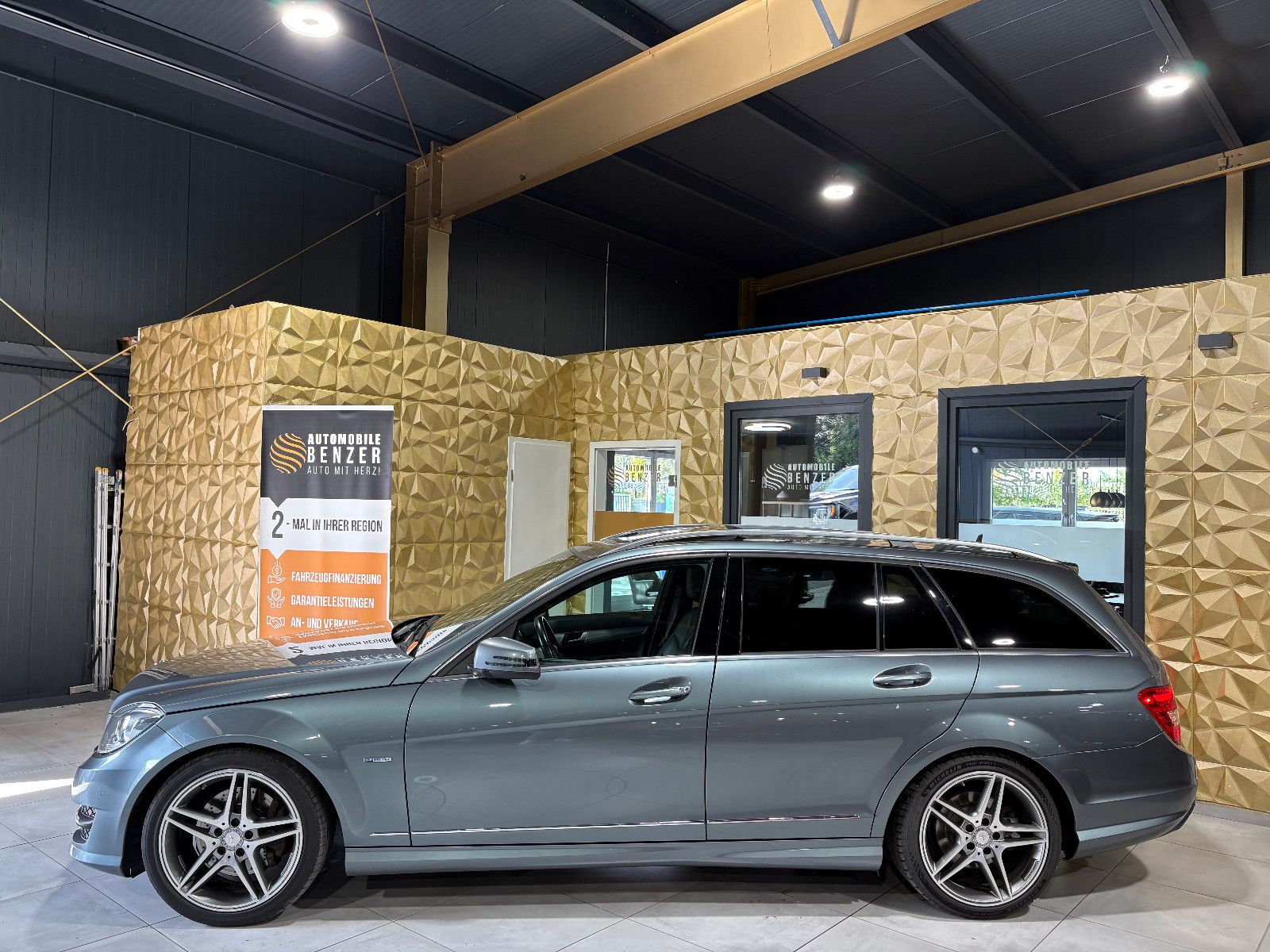 Fahrzeugabbildung Mercedes-Benz C 350 T-Modell CGI BlueEfficiency/PANO/NAVI/SHZ/