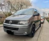 Volkswagen T5 Multivan Motor Neu  - VW T5 Multivan in Düsseldorf