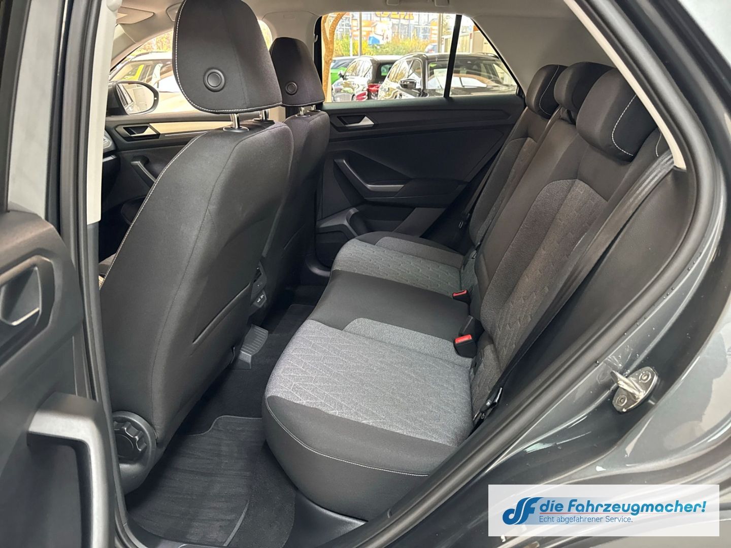 Fahrzeugabbildung Volkswagen T-Roc Move Navi Digitales Cockpit LED Apple CarP