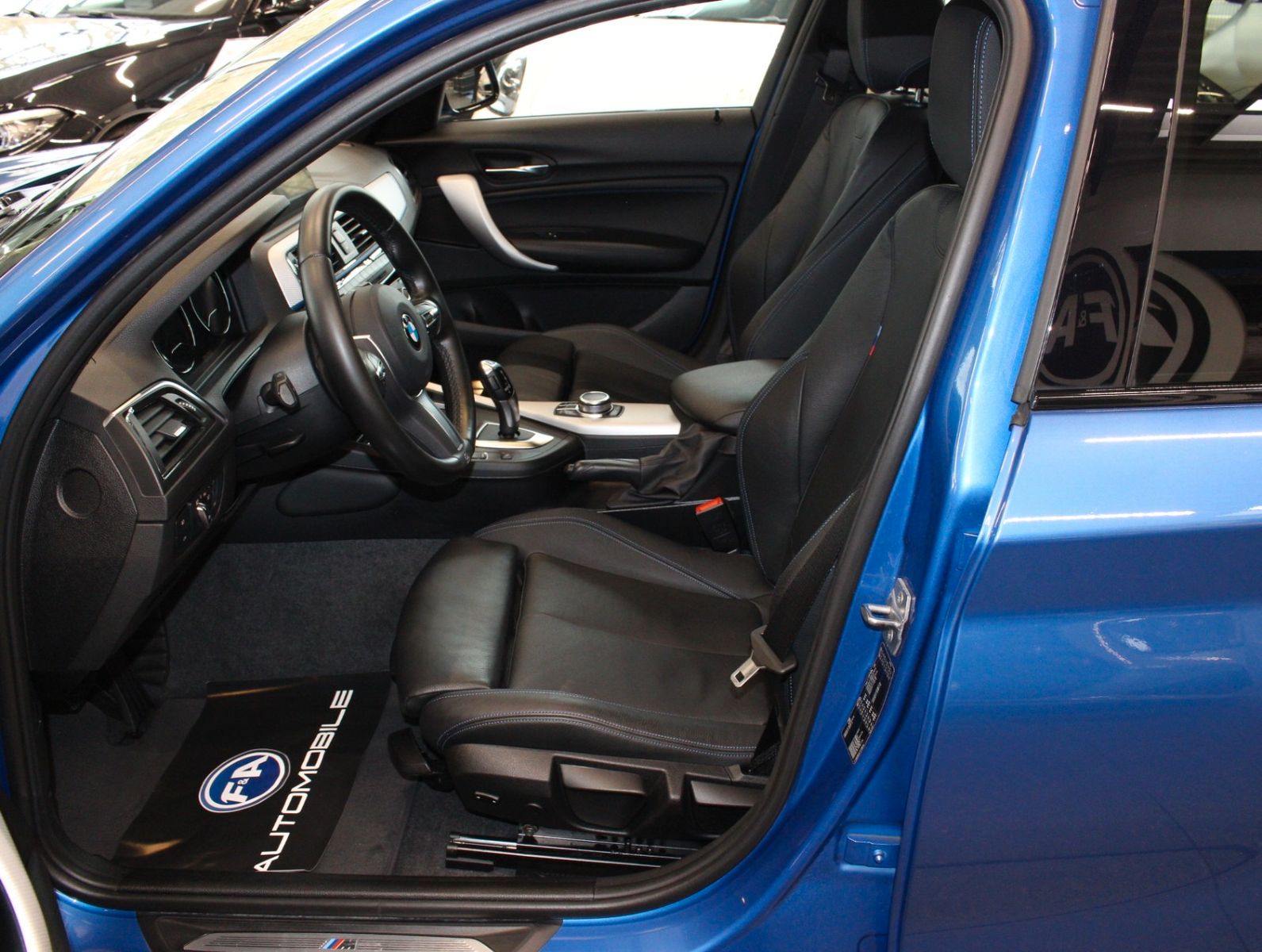 Fahrzeugabbildung BMW 118i Edition M Sport Shadow*1.Hand