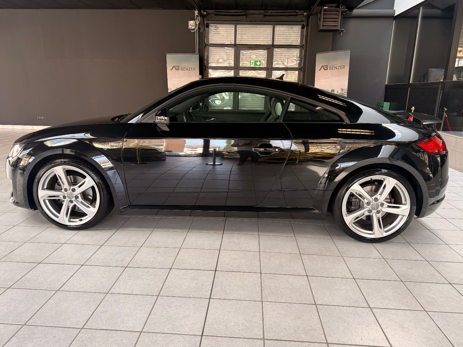 Fahrzeugabbildung Audi 2.0 TFSI quattro/S-LINE/AUTOMATIK/RS-SITZE/LED