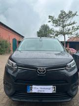 Toyota Proace City 1,2-l-Turbo 81kW L2 Combi Combi - schwarze Toyota PROACE CITY