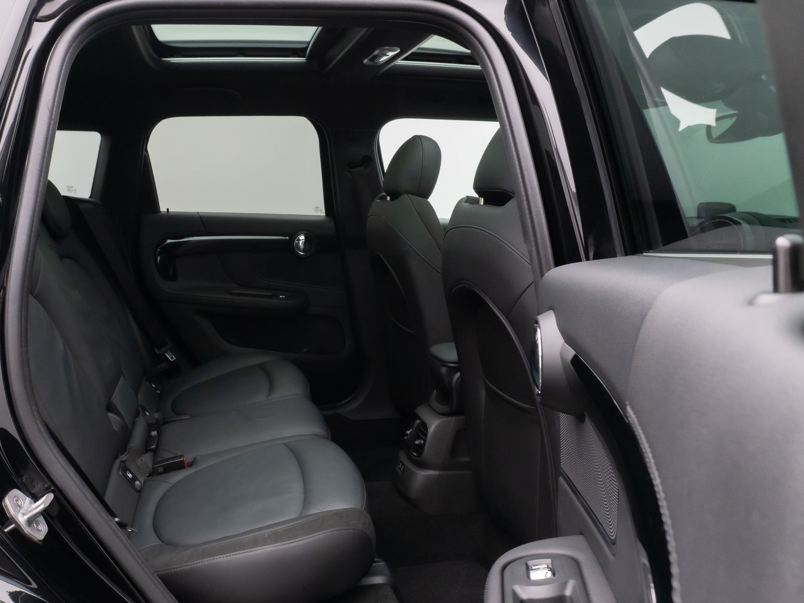 Fahrzeugabbildung MINI Cooper Countryman Panorama Kamera HUD DAB Sport