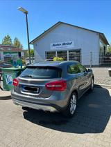Mercedes-Benz GLA 180 Urban | 84tkm | BI-XENON | NAVI | 8-fach - Mercedes-Benz GLA-Klasse von privat