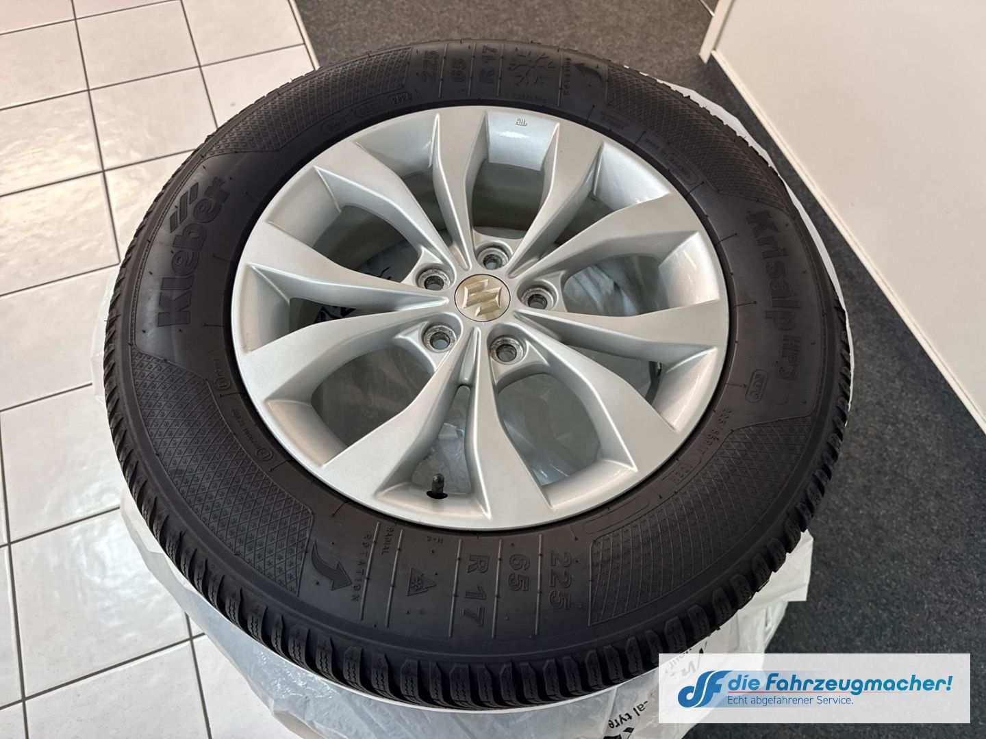 Fahrzeugabbildung Suzuki Grand Vitara 2.4 VVT Comfort Navi Xenon Sperrdif