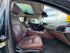 Fahrzeugabbildung XE Portfolio 20t Jaguar Navi Leder Bi-Xenon Lenk