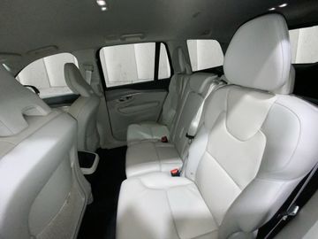 Volvo XC90 - 11