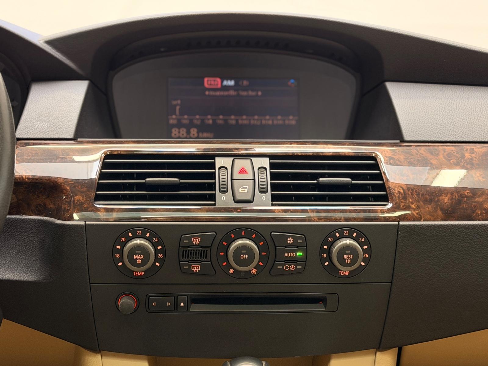 BMW 530i Limousine Exklusive/Automatik/Nur 88Tkm/Nav