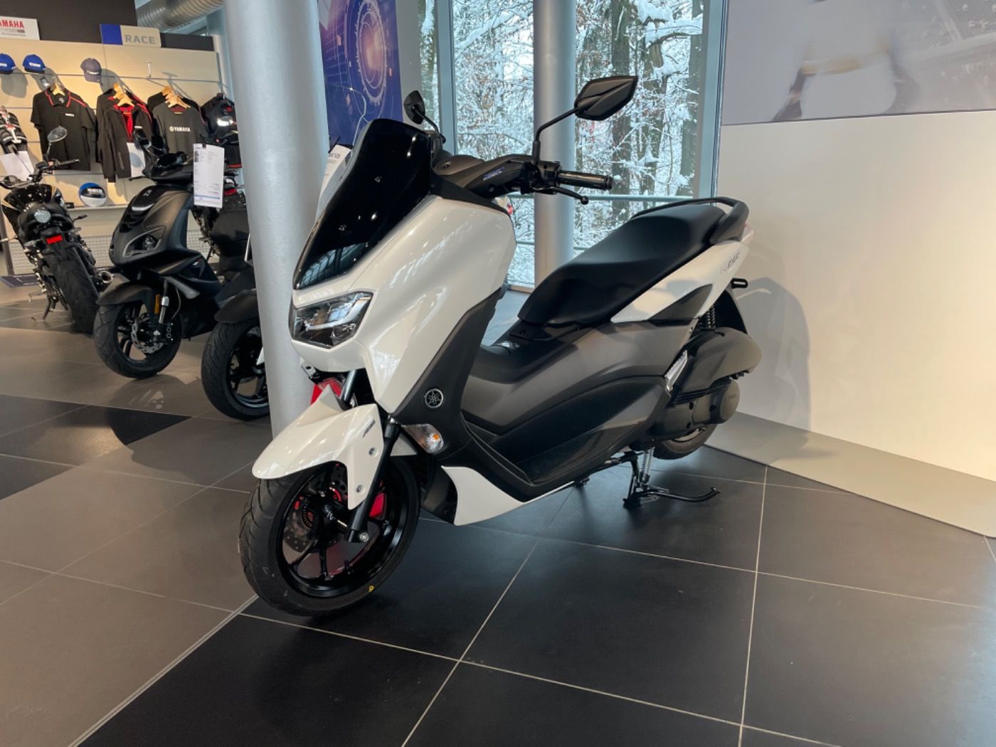 Fahrzeugabbildung Yamaha NMax 125 Modell 2023 auch andere Farben möglich