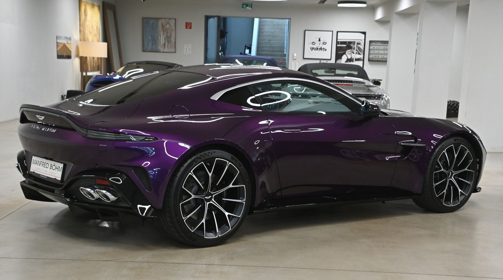 Aston Martin Vantage Coupe imagem 3