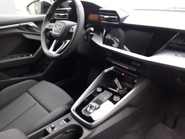 Fahrzeugabbildung Audi A3 Sportback advanced 40 TFSI e S tronic Navi