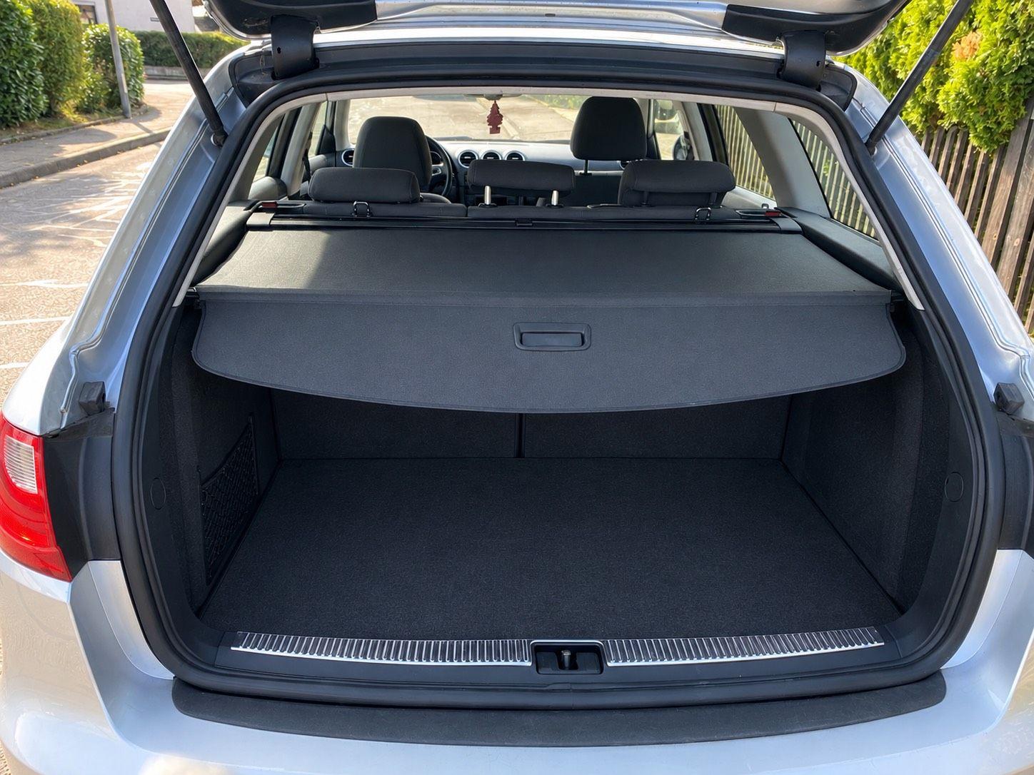 Seat Exeo 2010 — салон