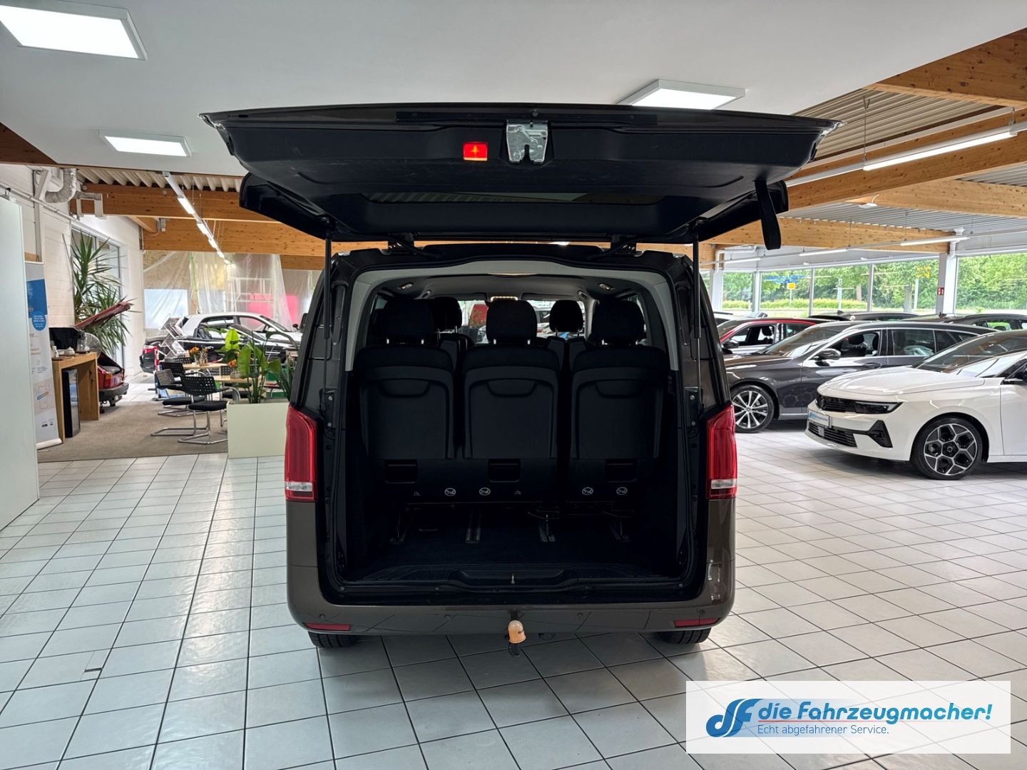 Fahrzeugabbildung Mercedes-Benz Vito Tourer 116 CDI BT kompakt BlueTEC *EXPORT