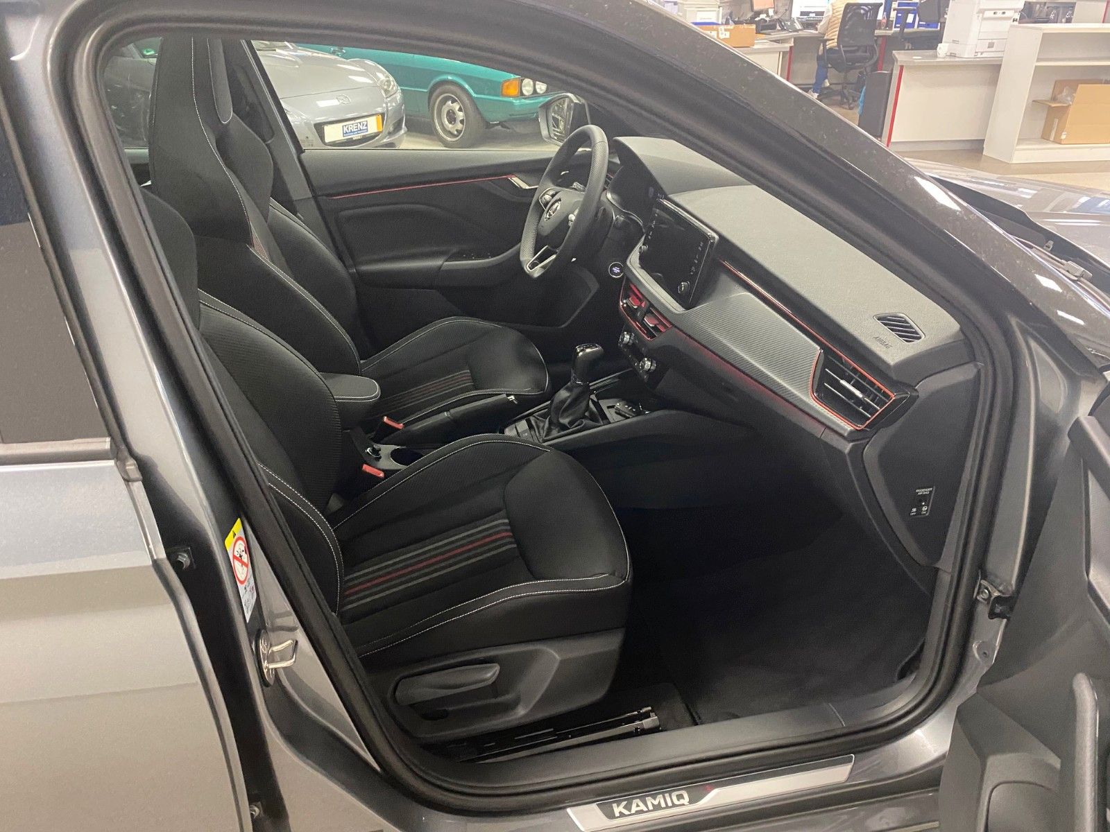 Fahrzeugabbildung SKODA Kamiq 1.0 TSI DSG Monte Carlo+MATRIX+PANORAMA+BC