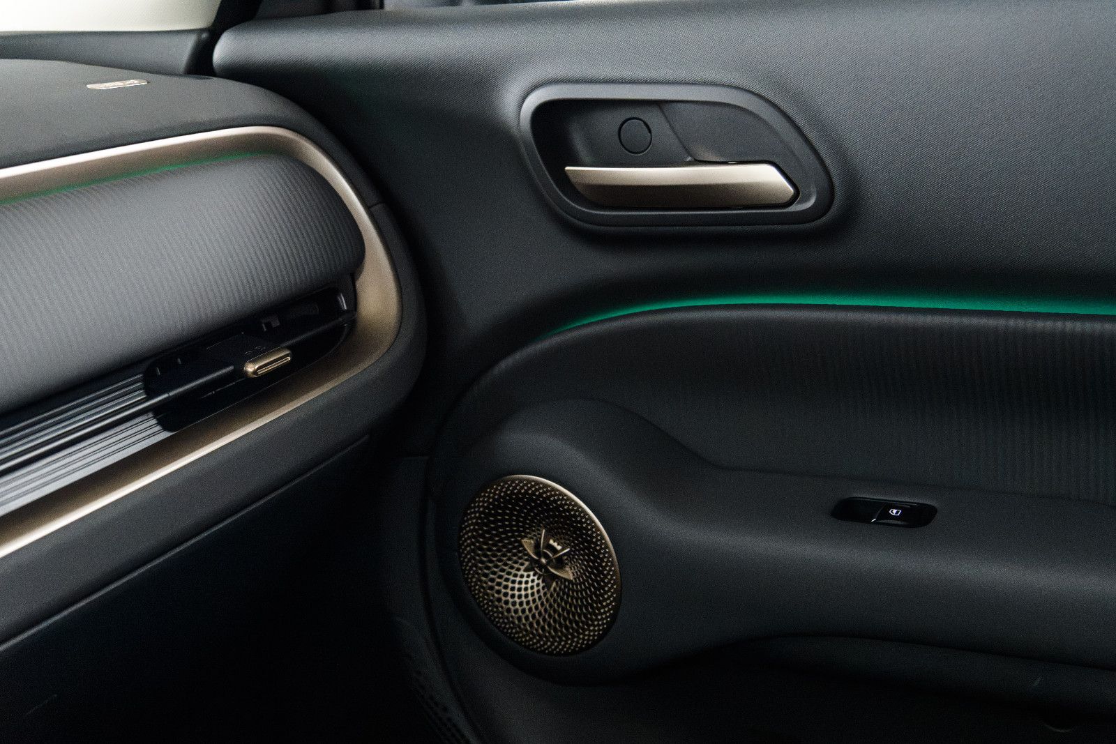 Fahrzeugabbildung GWM GWM ORA 5 SUV Hybrid Luxury 1.5 Turbo
