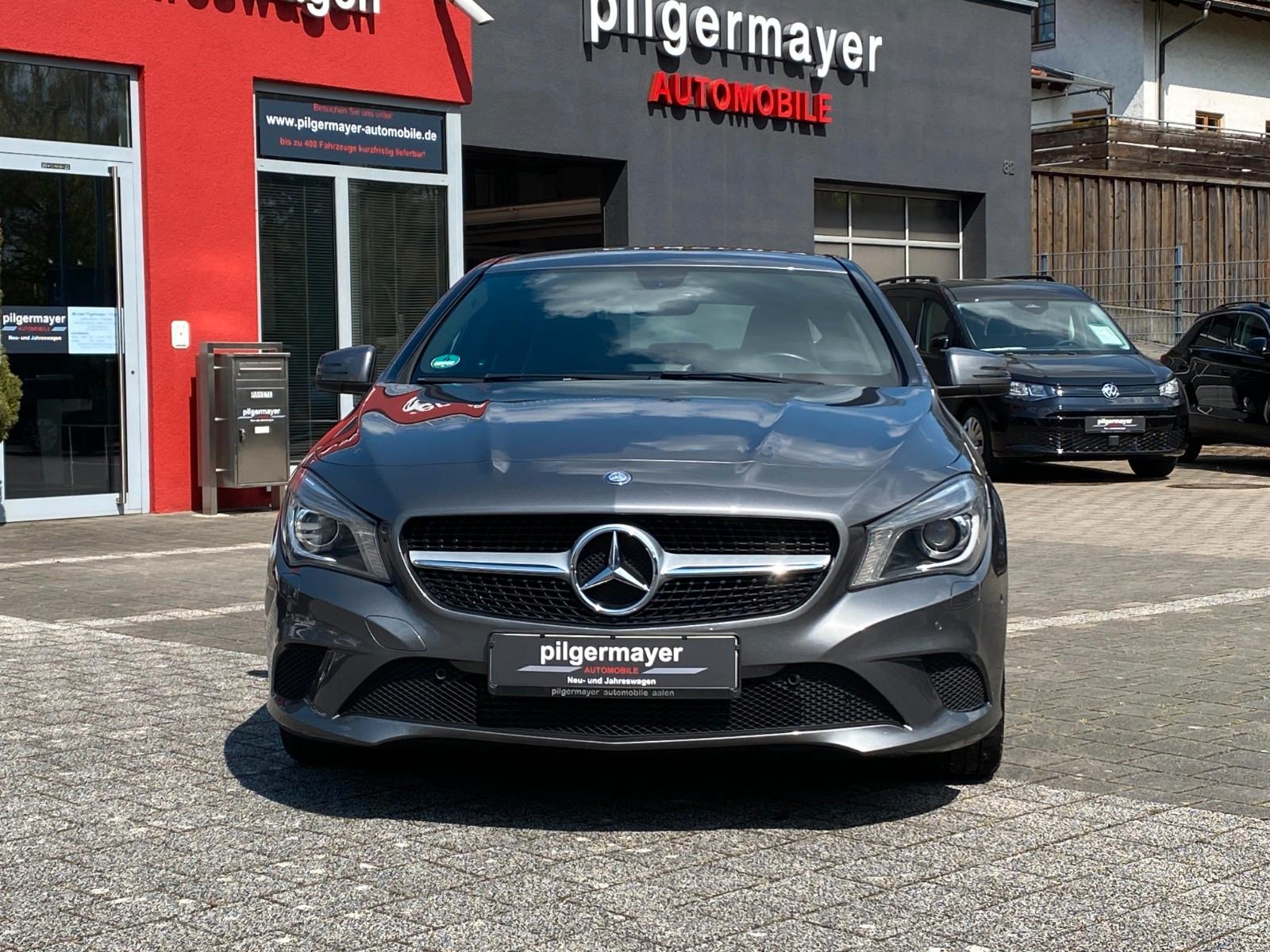 Mercedes-Benz CLA 200 Urban Bi-Xenon+Navi+SHZ+18 Zoll Räder