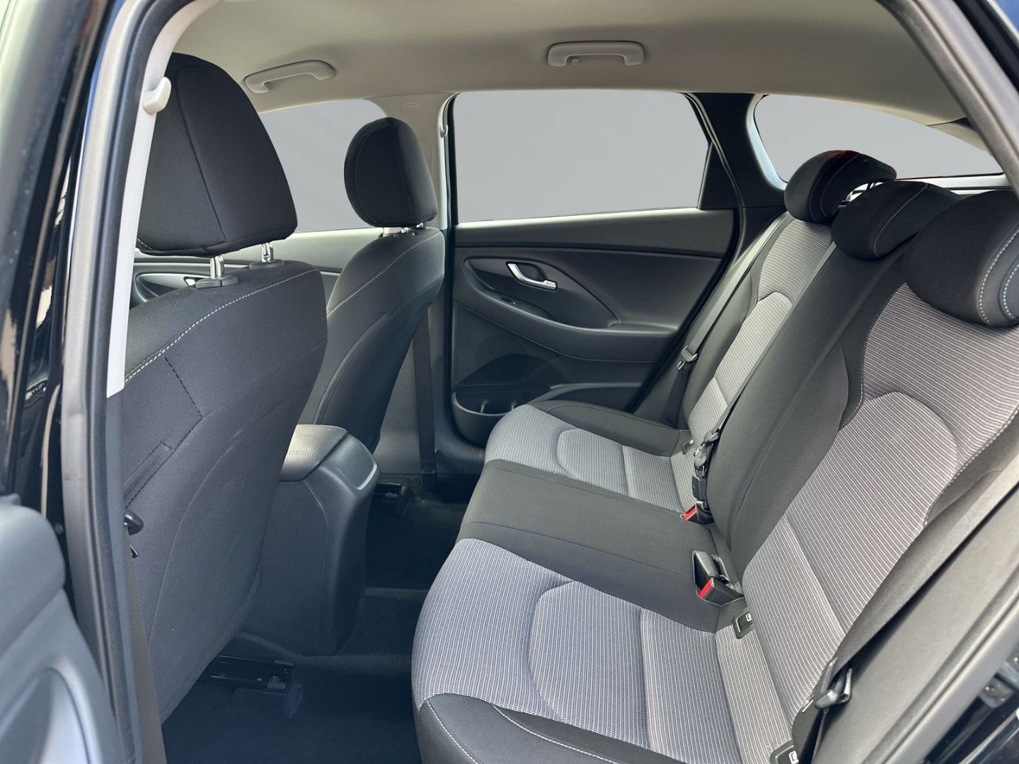 Fahrzeugabbildung Hyundai i30cw DCT Automatik +KLIMA + SITZHEIZUNG + TEMPO