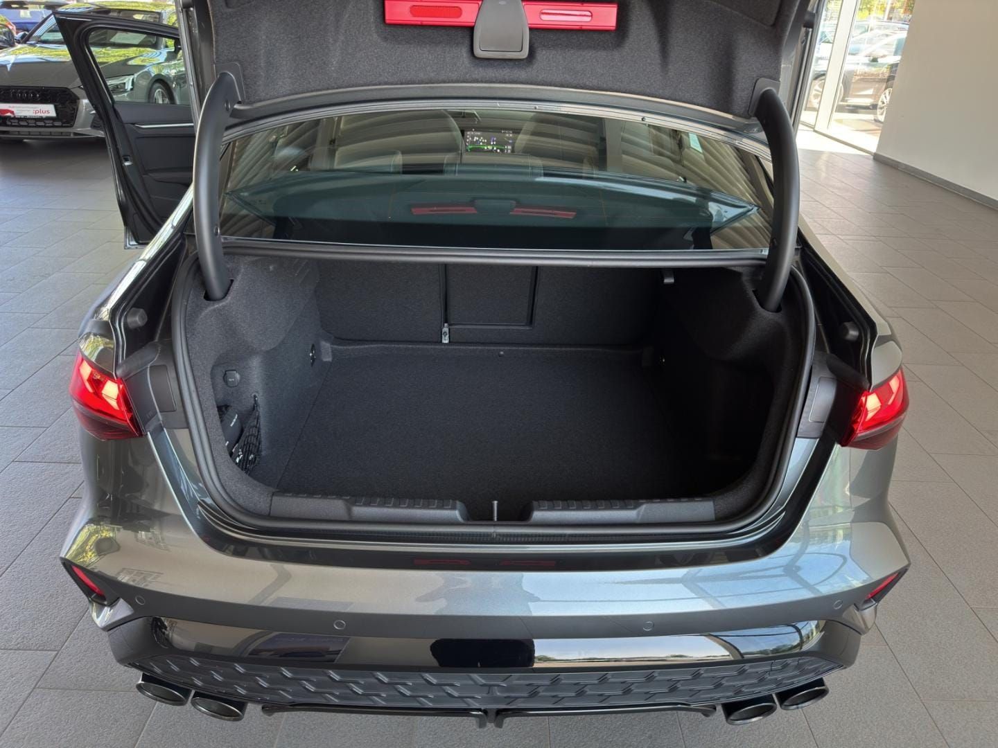 Fahrzeugabbildung Audi S3 Limousine