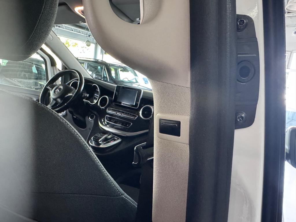 Mercedes-Benz V 250