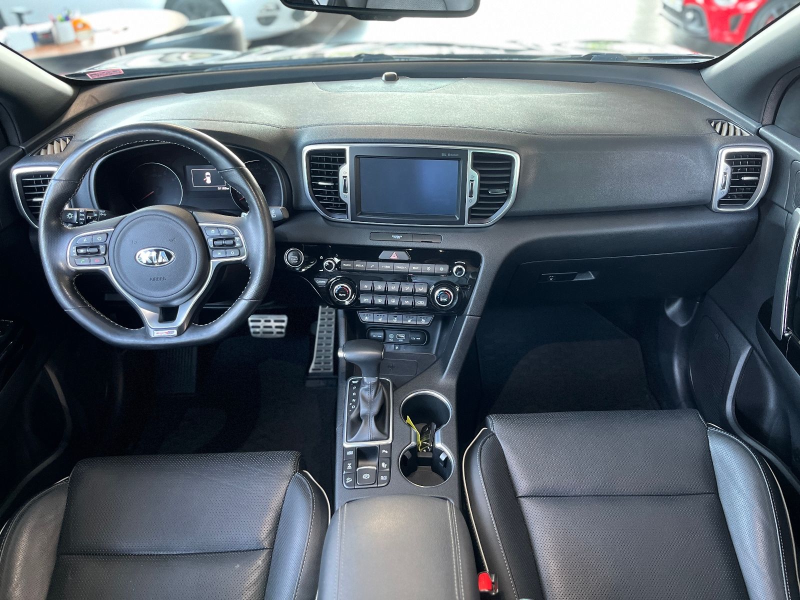 Fahrzeugabbildung Kia Sportage GT-Line 4WD PANO XEN NAV LEDER 19"