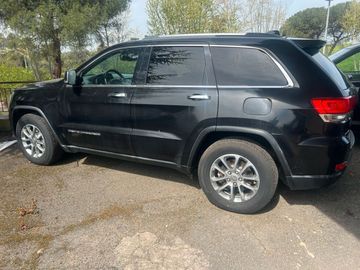 Jeep Grand Cherokee - 11