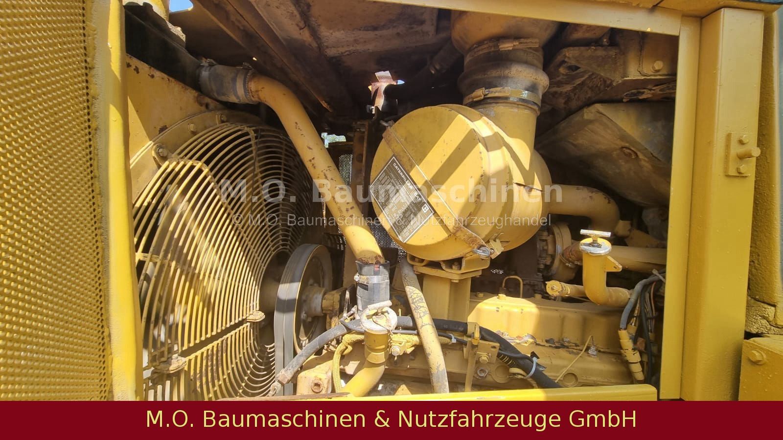 Fahrzeugabbildung CAT D6H Planierraupe / 4. Wegeschild