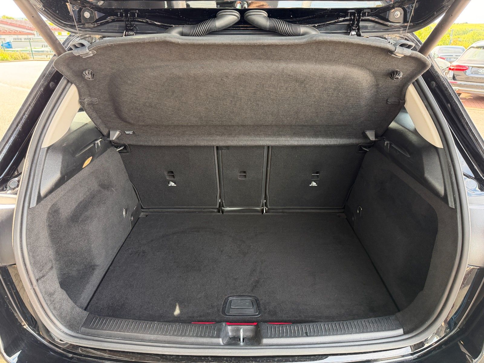 Fahrzeugabbildung Mercedes-Benz B 250 e Progressive MBEAM+R-Kamera+Carplay+MBUX
