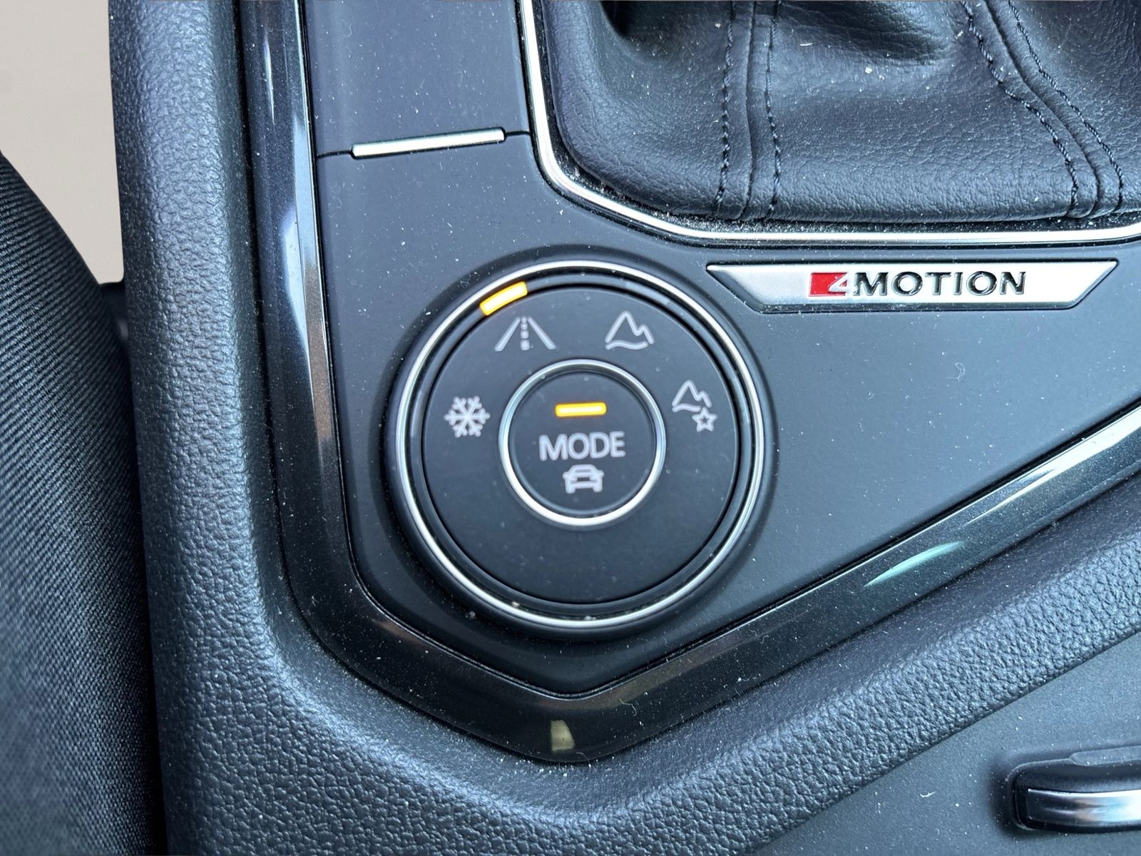 Tiguan Elegance 4Motion 2.0 TDI, AHK, Navi, Matr