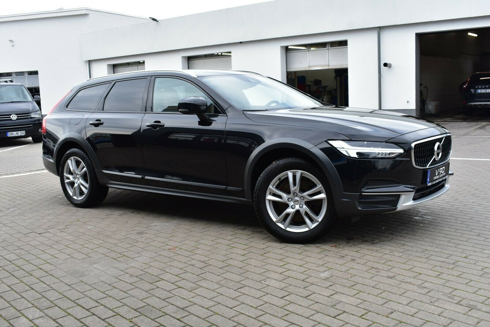 Fahrzeugabbildung Volvo V90 CC D4 AWD*STHZ*MIetkauf möglich