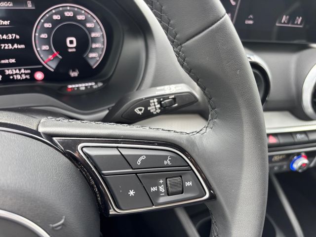 Q2 35 TFSI S line Matrix Kamera ACC CarPlay Sitz