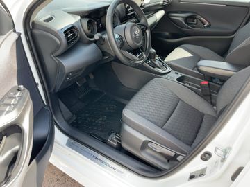 Toyota Yaris - 10