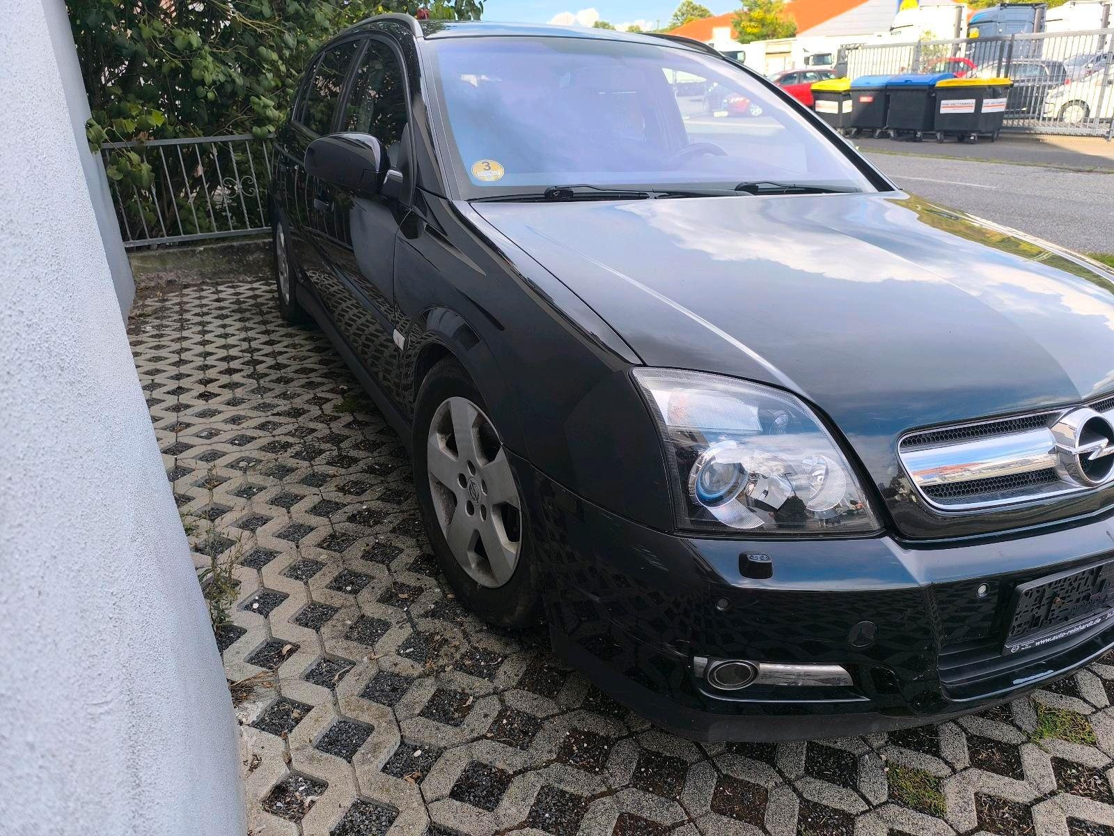Opel Signum 2004 — rear view
