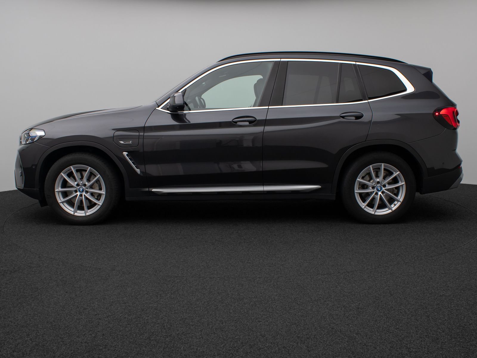 Fahrzeugabbildung BMW X3 xD30e Panorama Laser 360°HUD DAB HiFi Sport