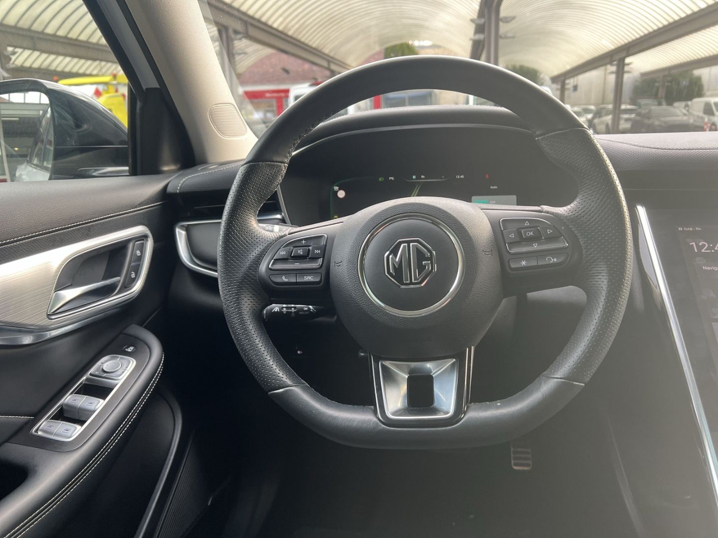 Fahrzeugabbildung MG Marvel R Luxury Panorama Leder digitales Cockpit