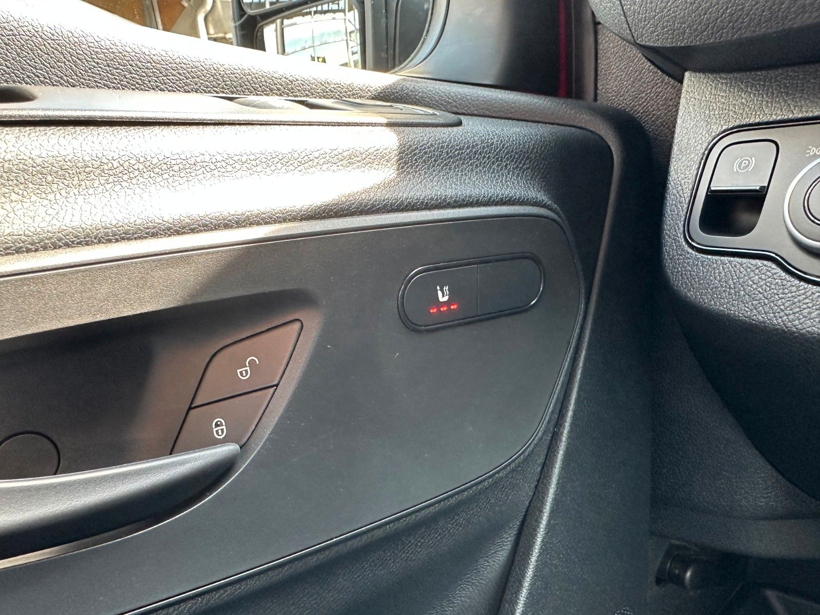 Fahrzeugabbildung Mercedes-Benz Sprinter 319 CDI 4x4 DoKa Klima AHK3,5to