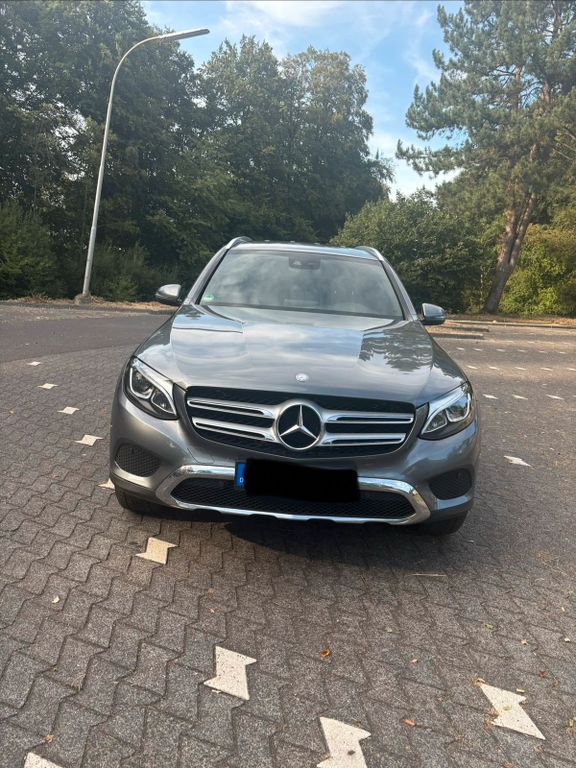 Image of Mercedes-Benz GLC 220