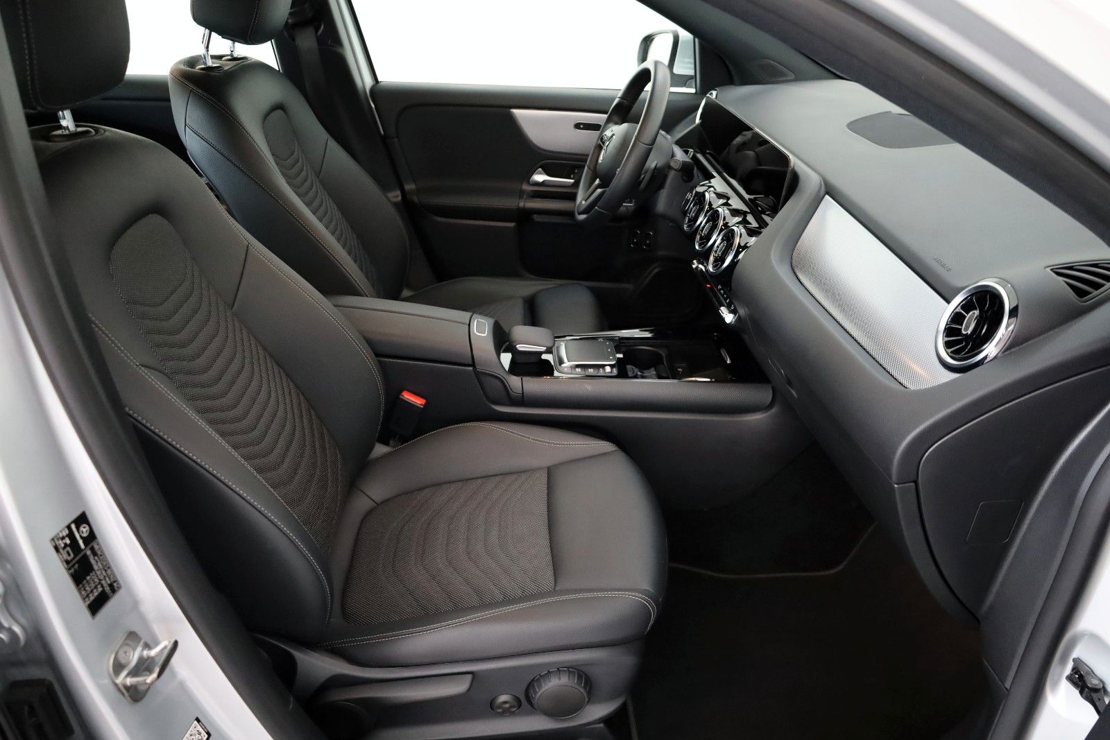 Fahrzeugabbildung Mercedes-Benz GLA 250 e Style, T.Leder,Navi,LED,SH,Kamera,